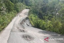 Pemkab Murung Raya Perbaiki Jalan Menuju Muara Laung