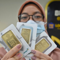 Merosot Drastis, Harga Emas Antam Hari Ini Ada di Angka Rp1.052.000 per Gram